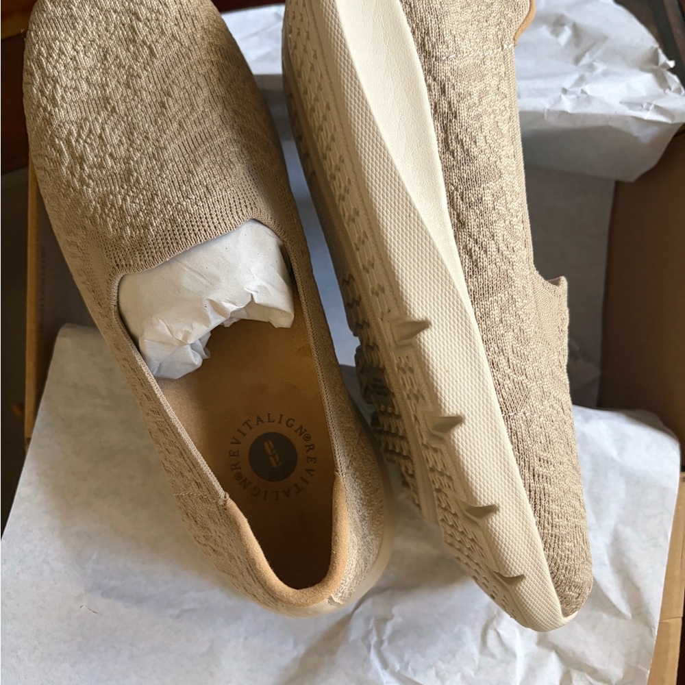 Elegant Tan Knit Women's Loafers